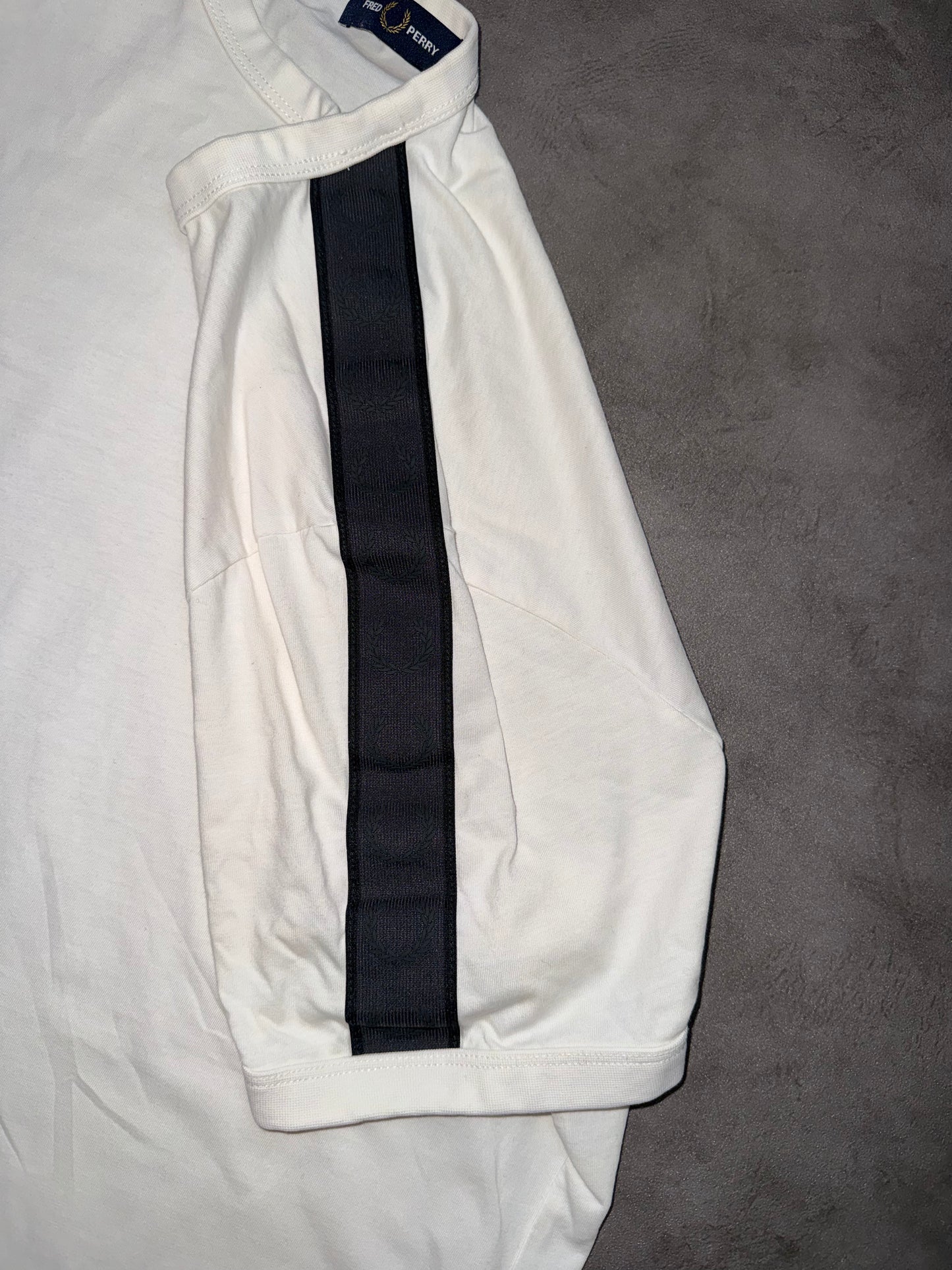 Fred Perry T-Shirt (L)