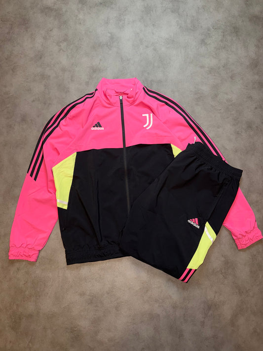 Adidas Juventus Tracksuit (XL)