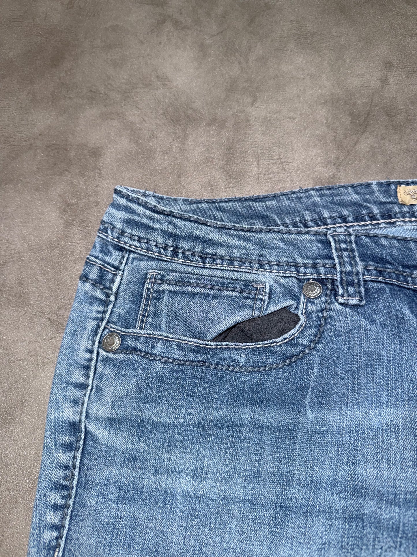 Y2K Washed Bootcut Jeans (M-L)